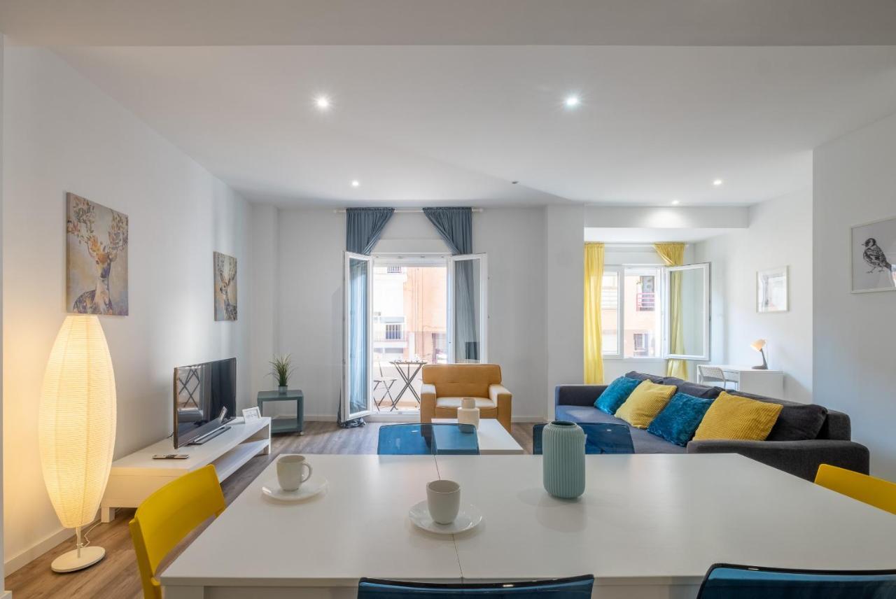 Modern, Stylish With Balcony Apartment Valencia